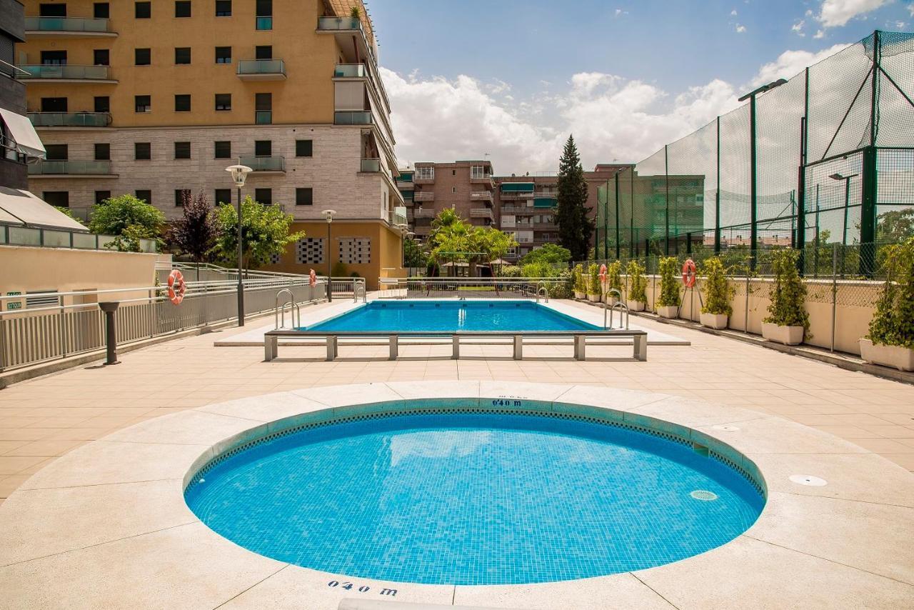 Апартаменти Enjoygranada Lujo Piscina Y Parking Екстер'єр фото