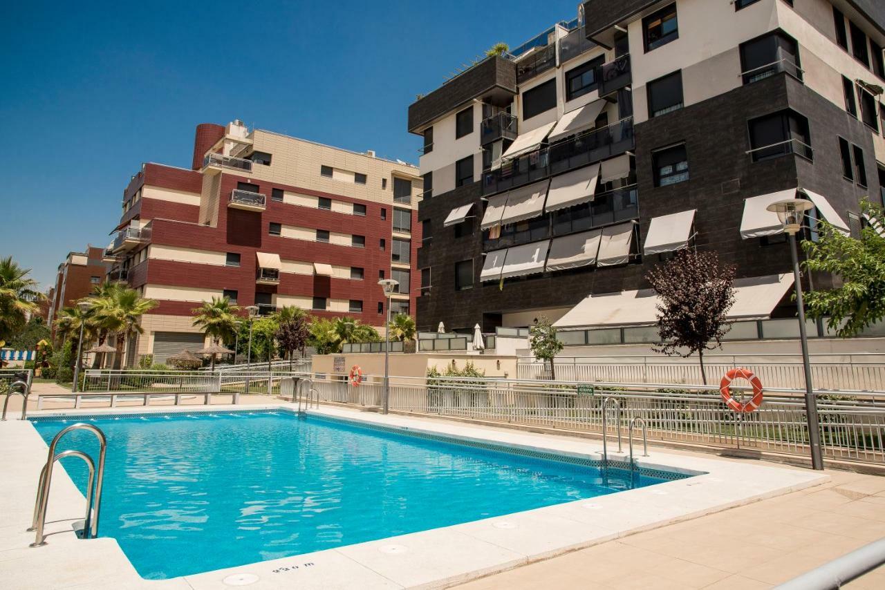 Апартаменти Enjoygranada Lujo Piscina Y Parking Екстер'єр фото