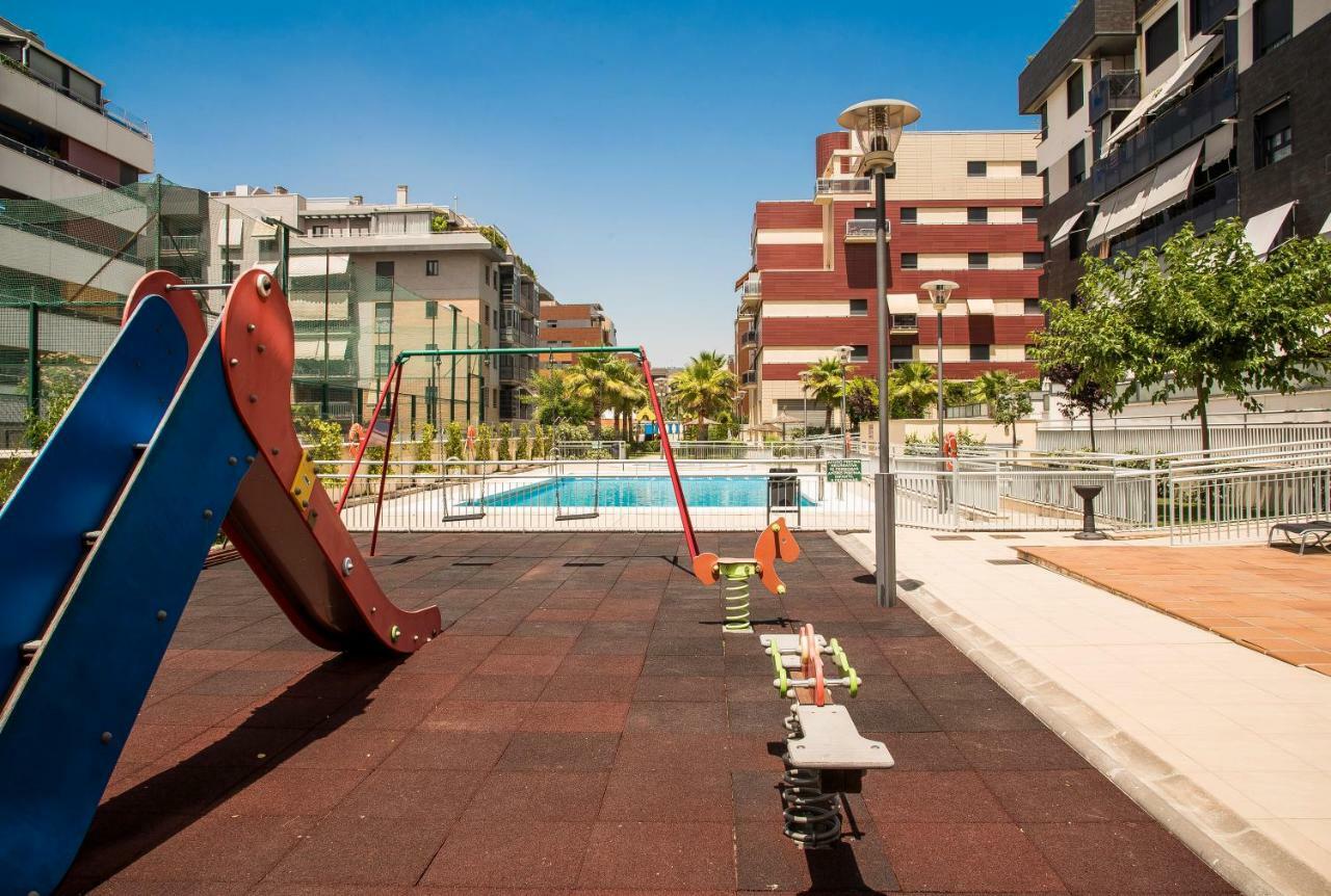Апартаменти Enjoygranada Lujo Piscina Y Parking Екстер'єр фото